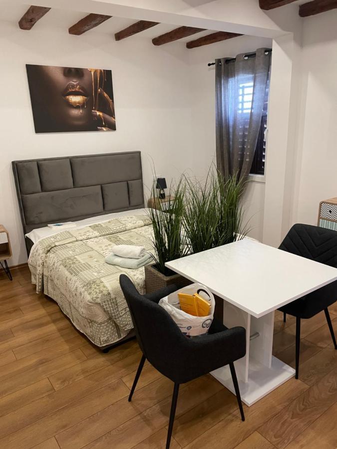 The Yellow House Apartments Rovinj Zewnętrze zdjęcie